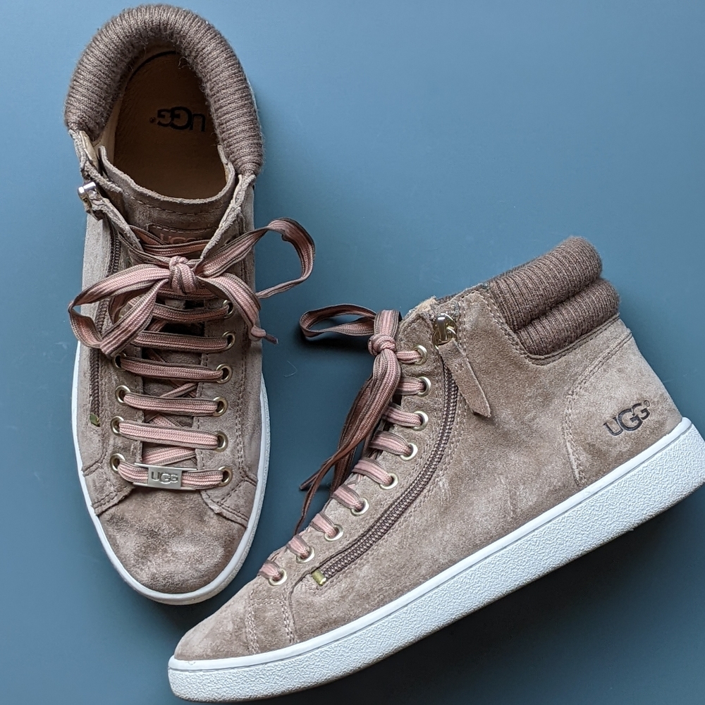 UGG Australia Olive Sneaker in Fawn, Size 8 women's